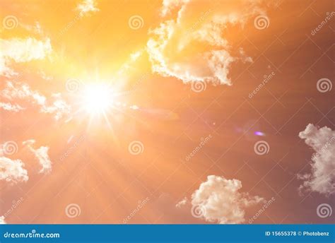 Compra imágenes y fotos : clima cielo caliente con el termómetro. Image 30638523.